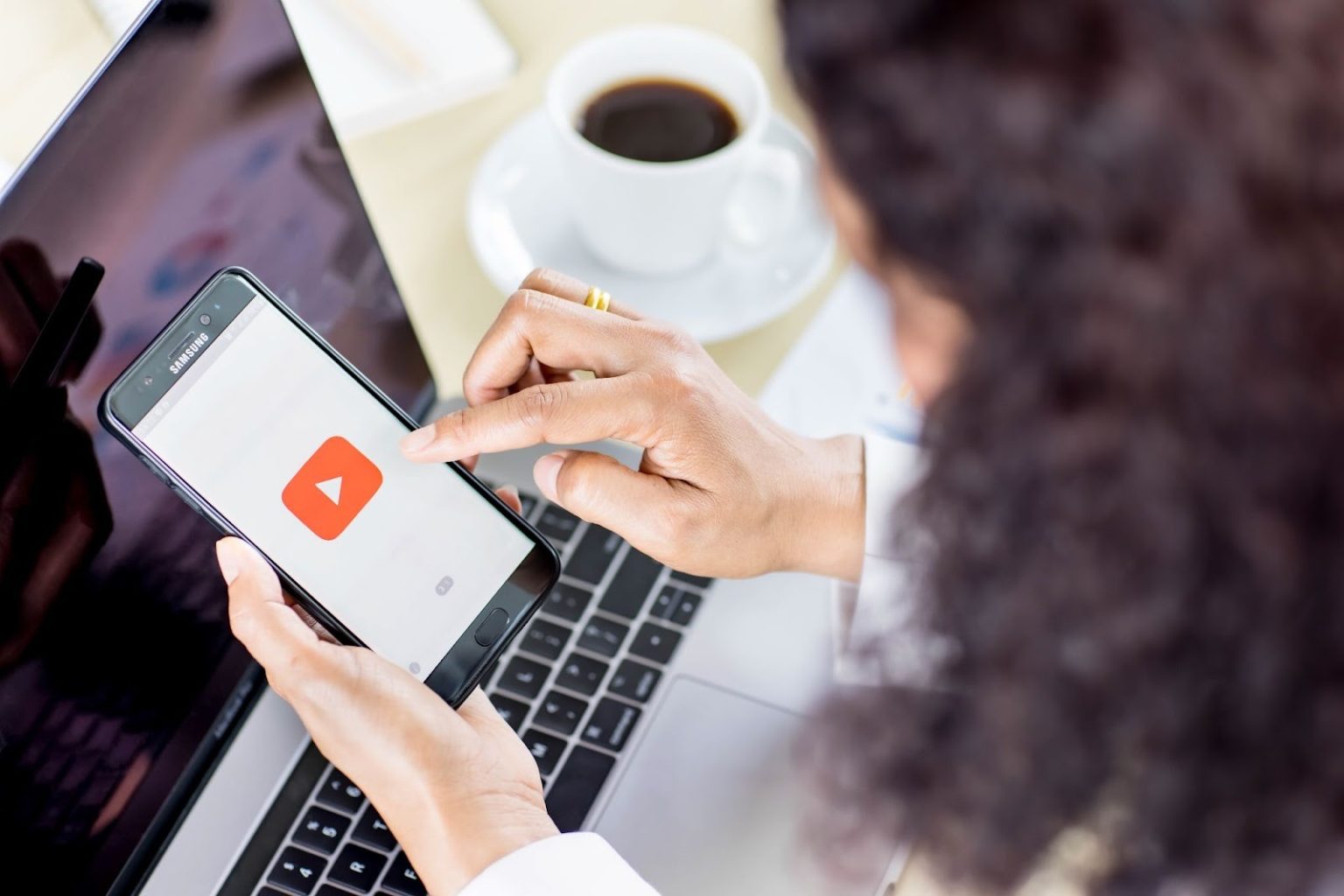 watch youtube on mobile phone